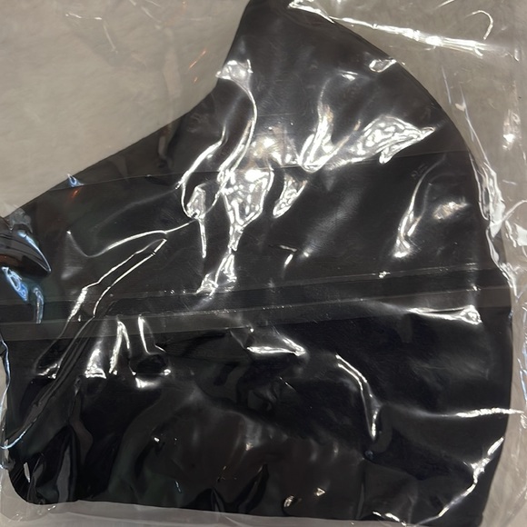 Facemask - Picture 2 of 2